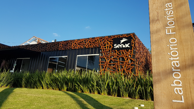 Fachada Escola de Arte Floral
